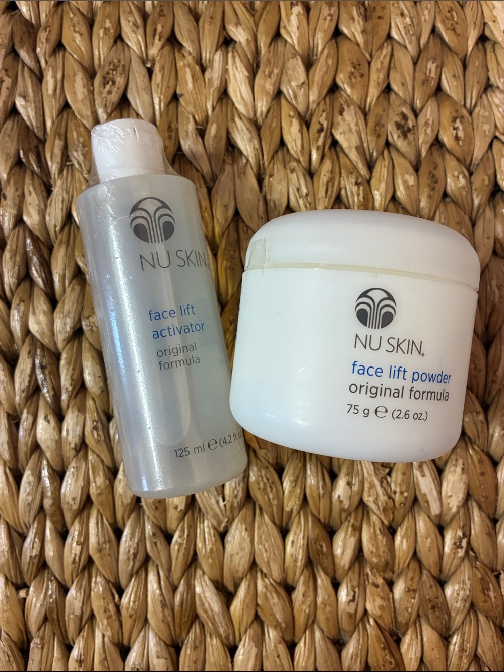 Nu Skin Face Lift Activator & Face Lift Powder - White